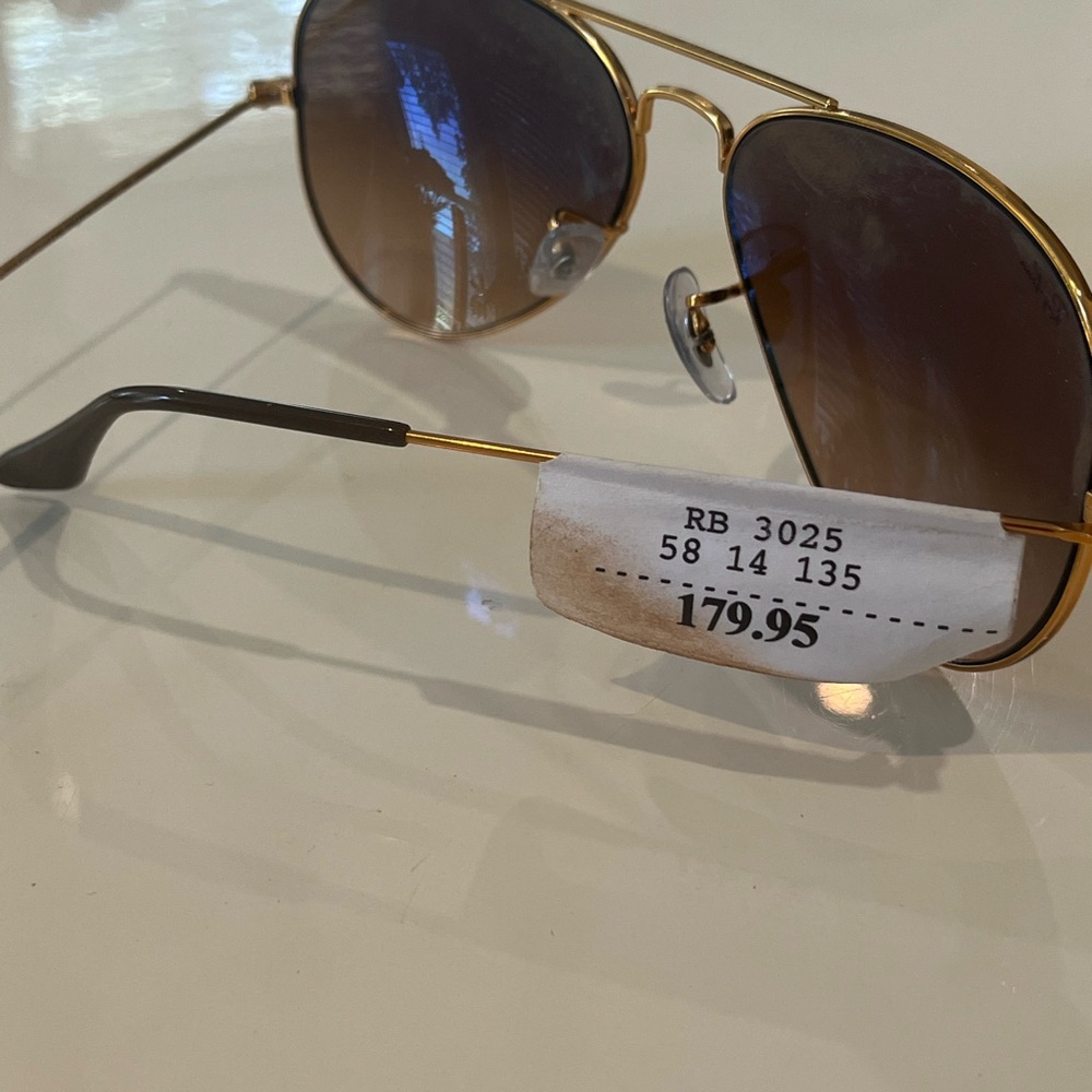 Ray-Ban Aviator Sunglasses - Gold and Brown will come with a case